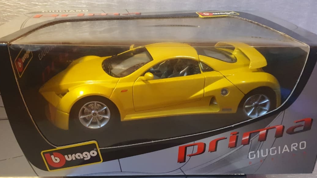 Prima Giugiaro Design 1/18 Bburago смотреть онлайн