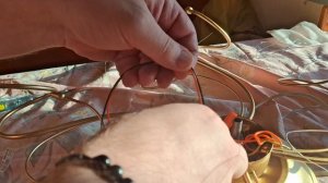 Как протянуть провода в люстре