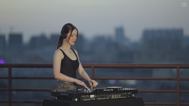 Vera Aire - Live @ Terrace, Moscow Melodic Techno & Progressive House Mix смотреть онлайн