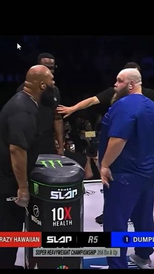 Вася успокоил монстра ! ! !