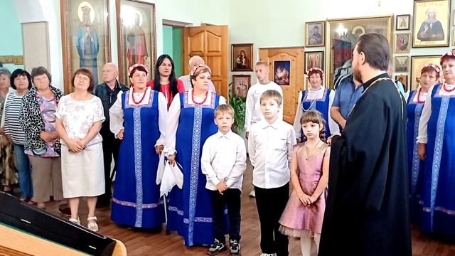 Сельский священник. Богослужения, приход, семья