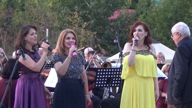 Ю.Саульский, Л.Завальнюк "Счастья тебе, Земля моя" .