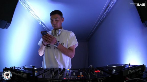 CONTAINER RADIO Live Stream - Busolă (2025-08-24)