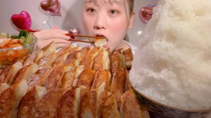 🔥🍲 Мукбанг и Mukbang с Китайским Акцентом: ГОРА 🥟 КИТАЙСКИХ ПЕЛЬМЕНИЙ