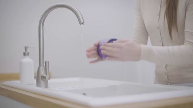 How to wash the filters on your Dyson V11™ or V15™ cord-free vacuum смотреть онлайн