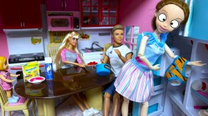 ТРУСЫ В ХОЛОДИЛЬНИКЕ ЧЬИ?😱😁 Катя и Макс веселая семейка! Куклы Барби истории Даринелкатв