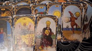 ТАРО РАСКЛАД\ КТО РВЕТ И МЕЧЕТ?!