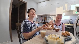 Пришёл мастер ДОДЕЛЫВАТЬ кухню! Моя ПИРОЖКОВАЯ ДИЕТА работает! ДЕНЕГ не дам, но накормлю) Влог