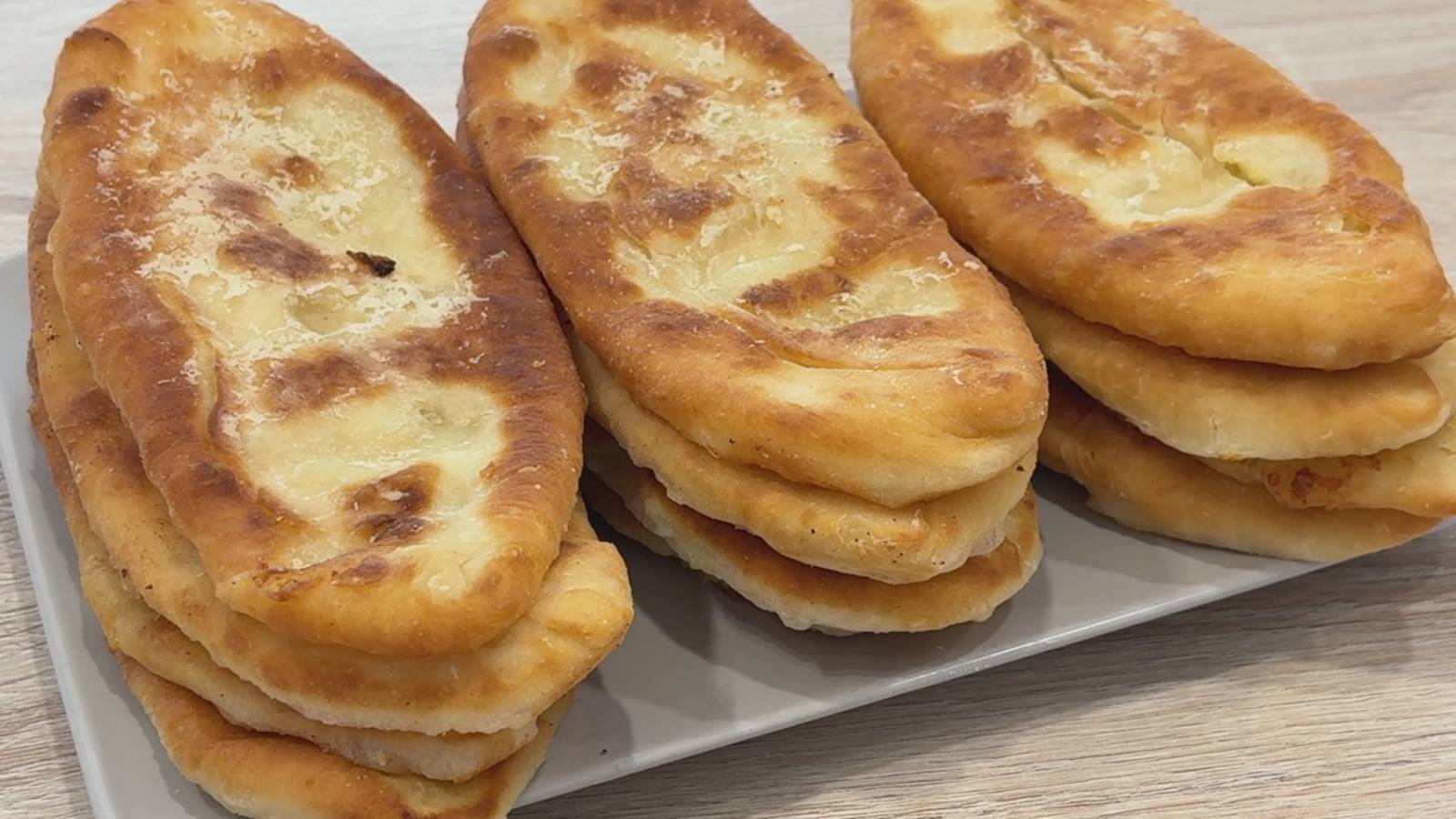 Мой Фаворит среди рецептов пирожков. Готовь хоть каждый день и не надоедает, только начинку меняй смотреть онлайн