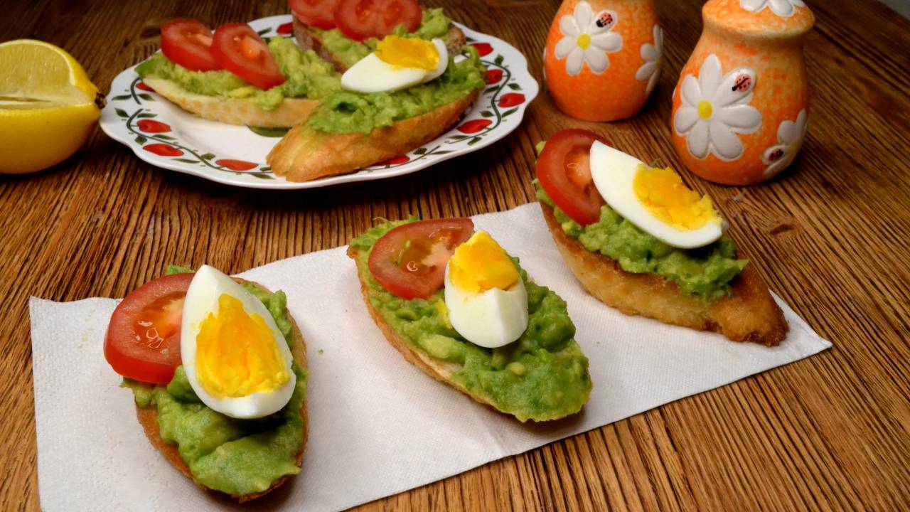 Бутерброды с авокадо, вкусно полезно смотреть онлайн