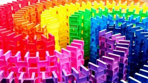 СТРОИМ РАЗНОЦВЕТНУЮ ЗМЕЙКУ ДЛЯ ДЕТЕЙ ДЕТСКИЙ КАНАЛ ИГРАЛКИ-ЗАЛИПАЛКИ