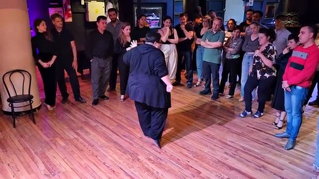 Mira Y Aprende Estos Pasos De Baile Increíbles De Aonaken Quiroga.mp4