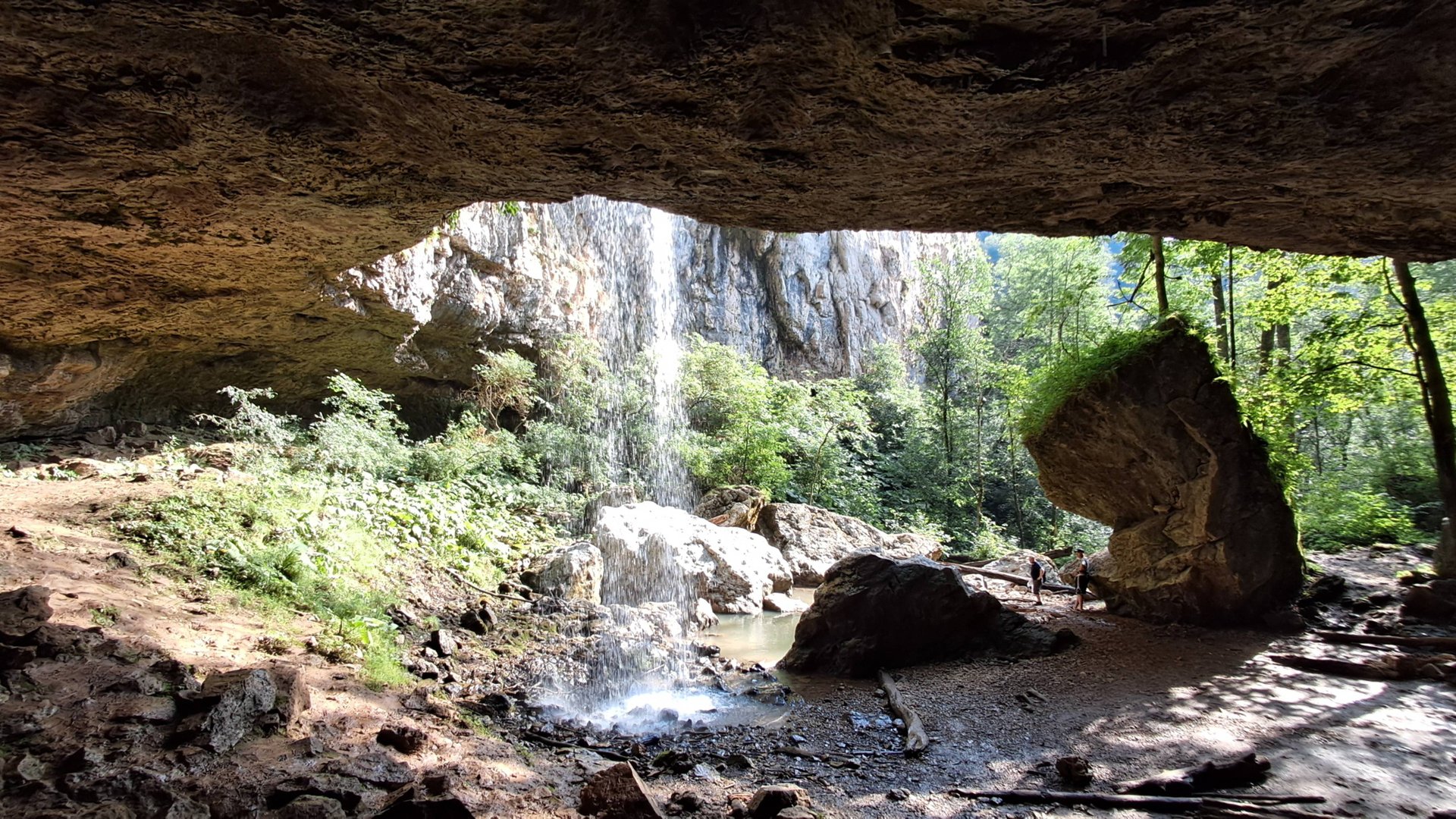 Чинарский и Университеский водопады в Мезмае - самый красивый маршрут смотреть онлайн