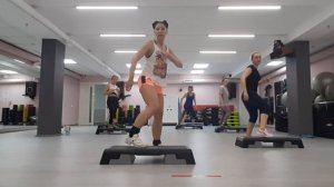 СТЕП АЭРОБИКА ЦЕЛАЯ ТРЕНИРОВКА / STEP AEROBICS 31.05.2021г.