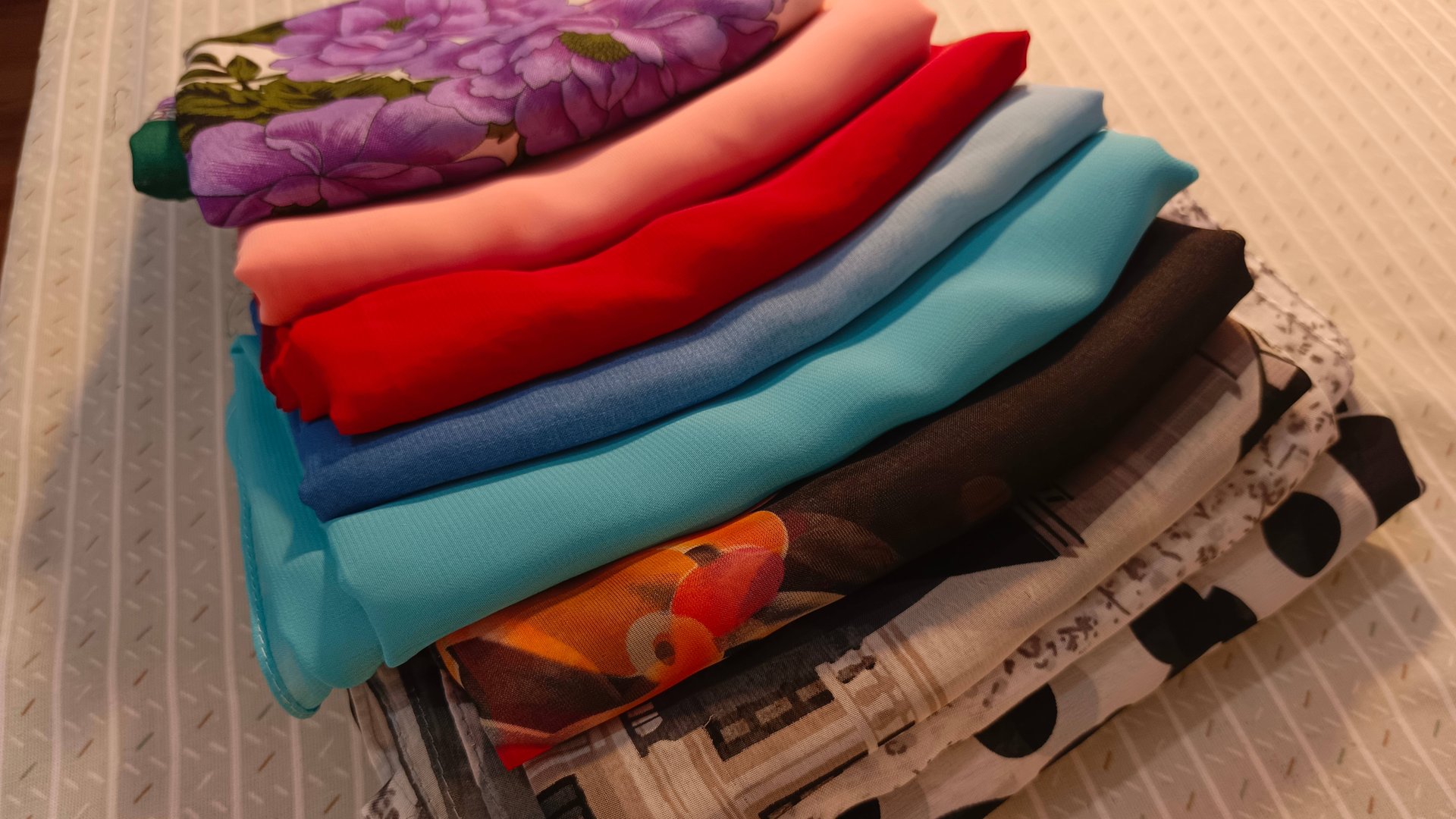 Что сшить из шарфиков и платков. смотреть онлайн