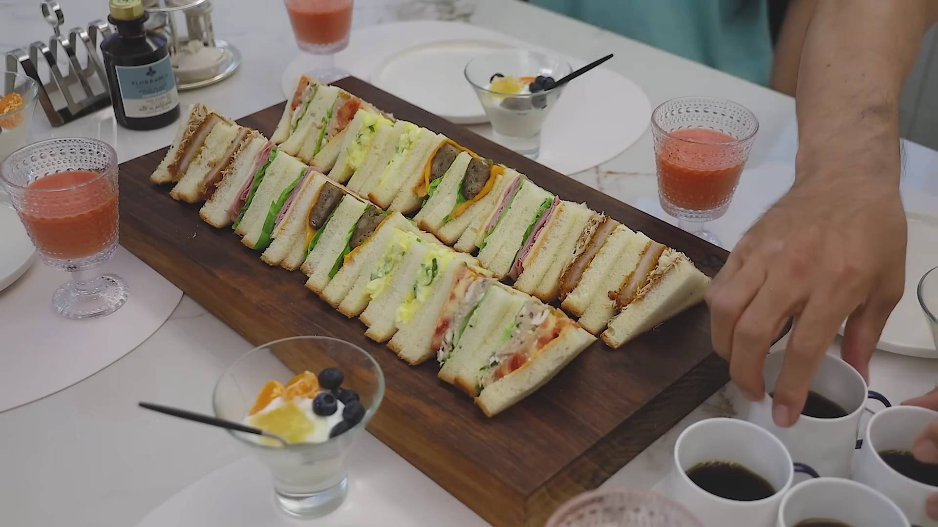 KitchenStory Шведский стол с вкуснейшими сэндвичами 🥪 Пять быстрых и простых сэндвичей смотреть онлайн