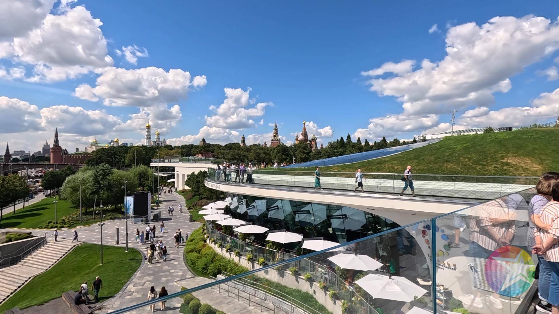 Парк Зарядье, Москва - видео путешествие по парку! Знаменитый Парящий мост на Москвой рекой! смотреть онлайн