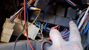 реле бензонасоса нива