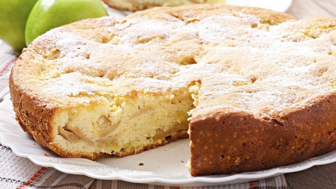 Шарлотка с яблоками: классический рецепт приготовления смотреть онлайн