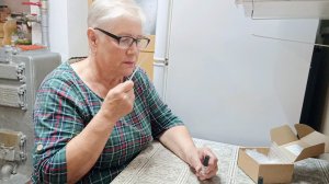 "Жизнь на пенсии".. Стараюсь дома не сидеть )) Купила пробные духи.