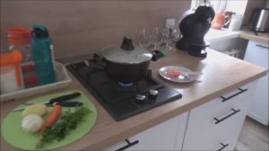 Поставили забор. Расчищаем участок. Суп из сырков. Дела дачные.