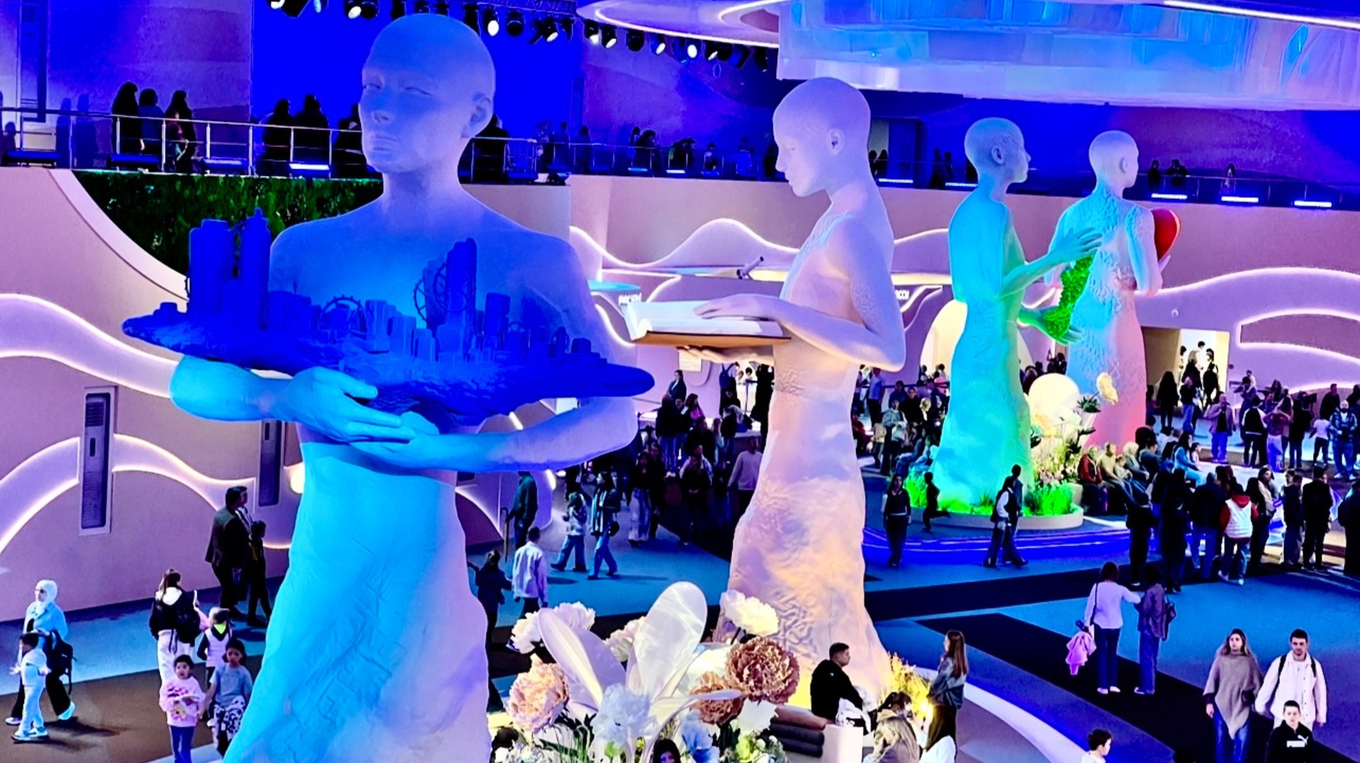 Гостиный двор в Москве. Выставка 2030. смотреть онлайн