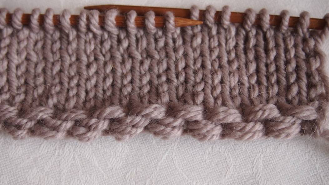 Красивый набор петель спицами"Болгарский зачин". Как вязать спицами  Урок 139