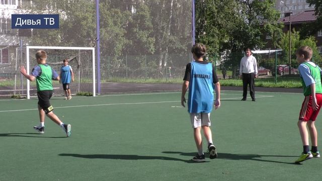 Тихвинские спортсмены впервые попробовали себя в фиджитал-футболе смотреть онлайн
