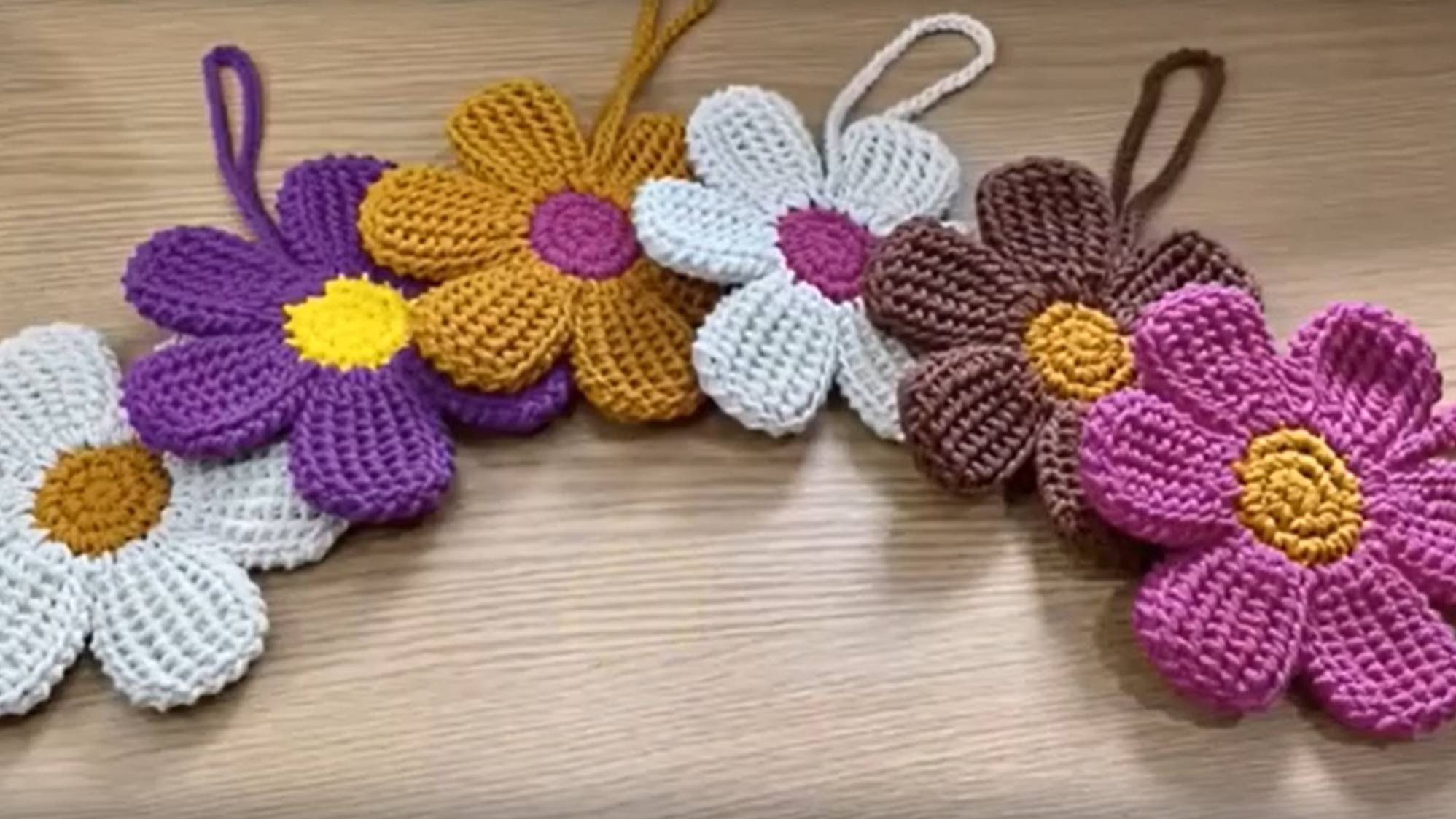 Цветок крючком