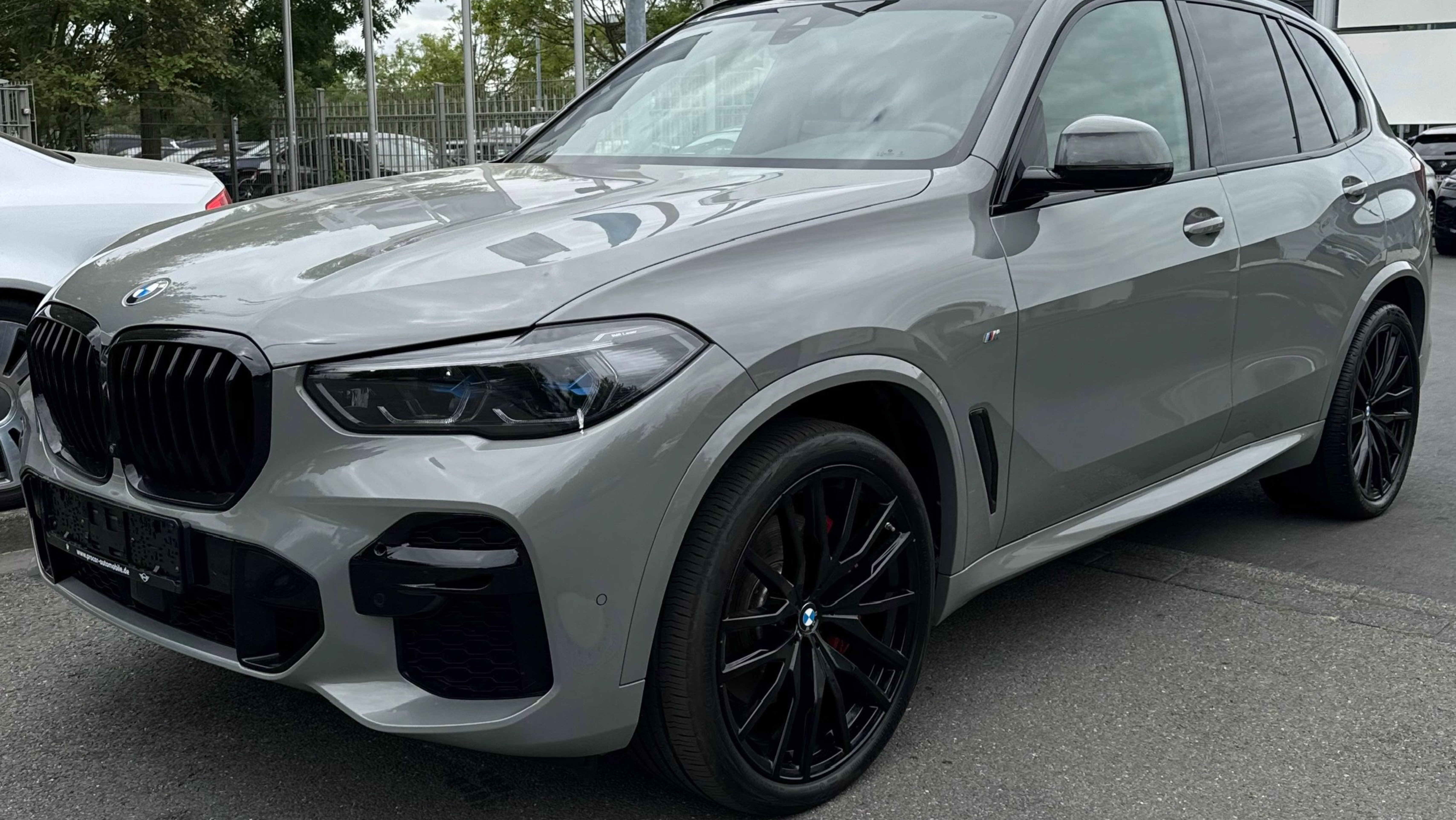 BMW X5 30d 2022г, пробег 35000, Lime Rock Grey