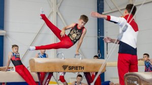 Ангелина Мельникова и Давид Белявский провели мастер-класс для юных гимнастов из Тулы