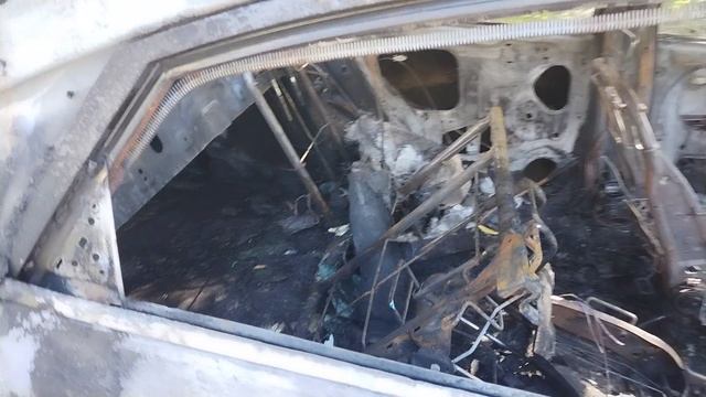 Сгоревшая машина каршеринга смотреть онлайн