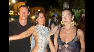 Дуа Липа зажгла на 30-летии: танцы и «голые» платья на Ибице!