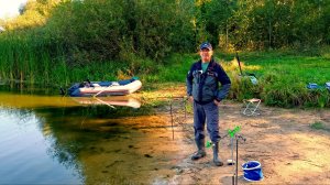 Рыбалка на фидер и кружки в заливе реки Волга. Август-2025