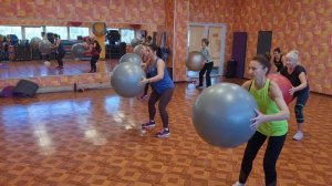 ФУНКЦИОНАЛЬНЫЙ ТРЕНИНГ С МЯЧОМ / ФИТБОЛ / FITBALL