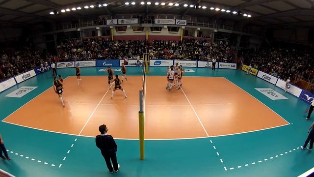 Волейбол: Протон (Саратов) - Омичка (Омск) смотреть онлайн