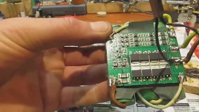 всё, что нужно знать для самостоятельной переделки аккумулятора шуруповёрта на Li Ion-18650 смотреть онлайн