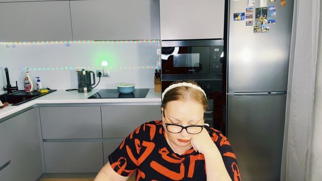 На повестке дня два вопроса, и оба хорошие))) Яга покину паству( У Ленки траур( Нино на карандаше)) смотреть онлайн