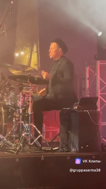 Закулисье :)

#небодонбасса #сарма38 #закулисами #барабанщик