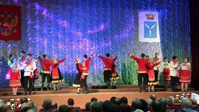 При лужке - песня и танец смотреть онлайн