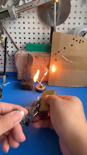 Первый лазер был изобретён американским физиком Теодором Майманом 16 мая 1960 года в исследовательск