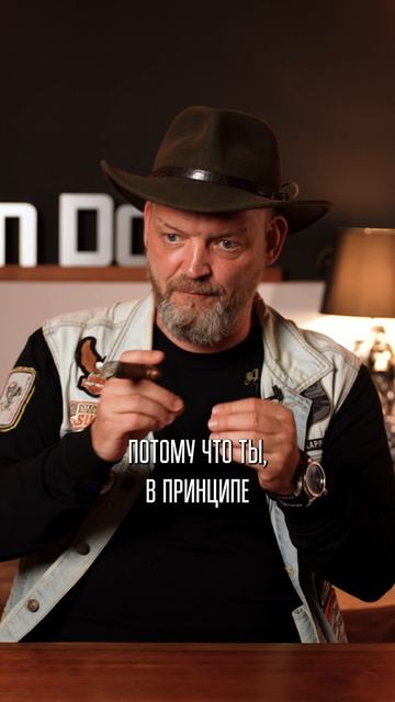 Девчонки ВЕШАЮТСЯ на мотоциклистов ИЗ-ЗА… #мотоцикл #байк #девушки смотреть онлайн