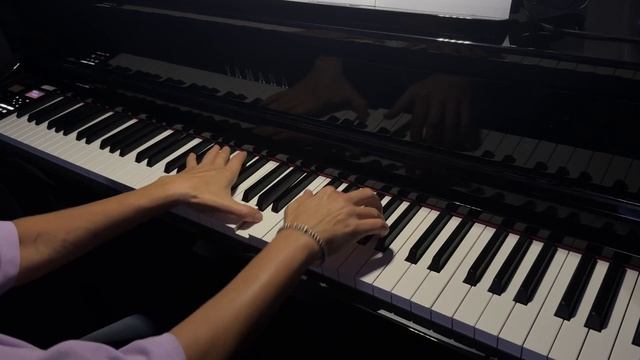 Fabrizio Paterlini - Silent Eyes piano / Фабрицио Патерлини - Молчаливые глаза на пианино смотреть онлайн