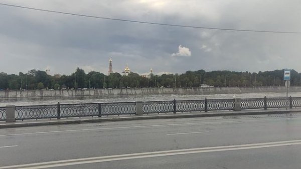 Москва и Москва Река из окна автобуса. Москва 2025 ROADCONTROL159