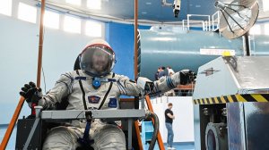 Космонавт Роскосмоса Кирилл Песков участвует в послеполётном экспериментальном исследовании