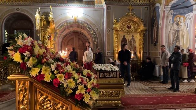 Пасха в Троицком соборе смотреть онлайн