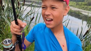 Щука напала и порвала плечо😲