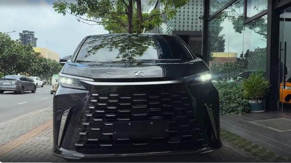 Lexus LM-350h 2025 обзор