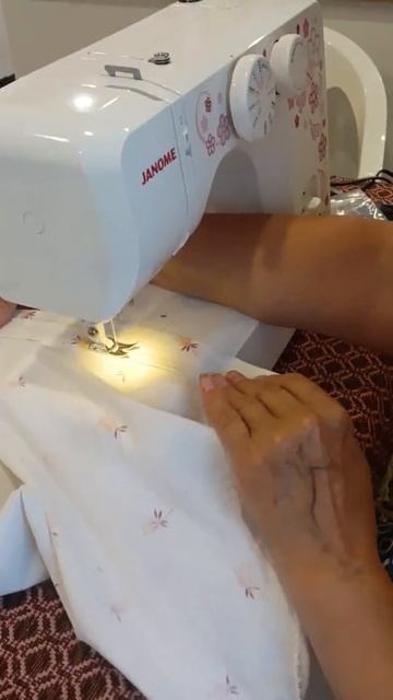 Швейная машинка Janome E-Line 15 электрическая с педалью смотреть онлайн