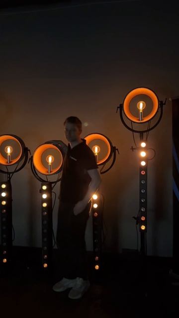 Световой прибор Amixled MONO-PATT смотреть онлайн